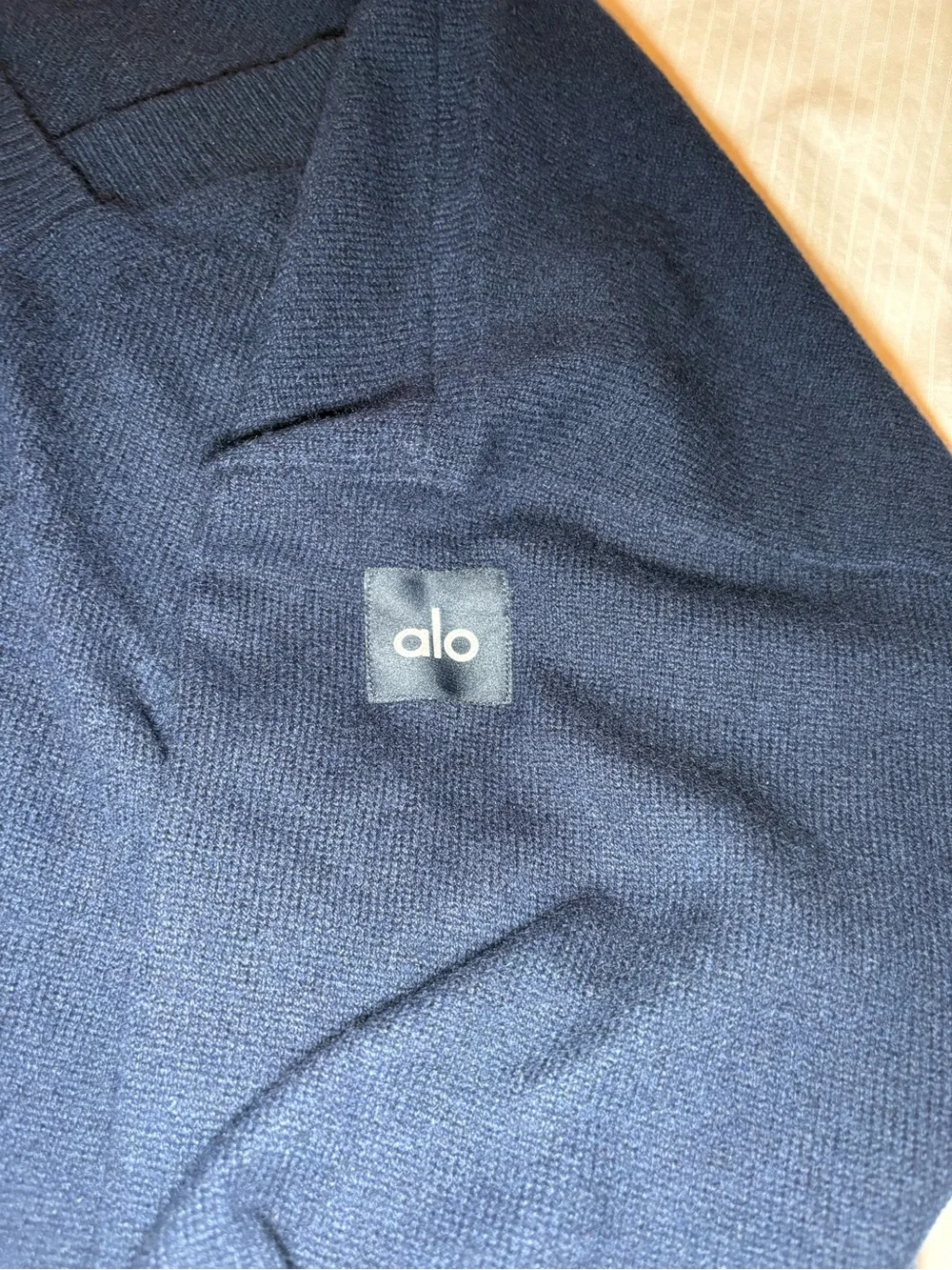 Alo Cashmere Jet Set V Neck Pullover Navy